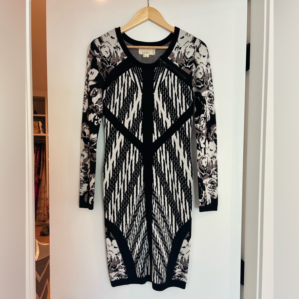 Nicole Miller Atelier Black and Cream Long Sleeve Sweater Dress